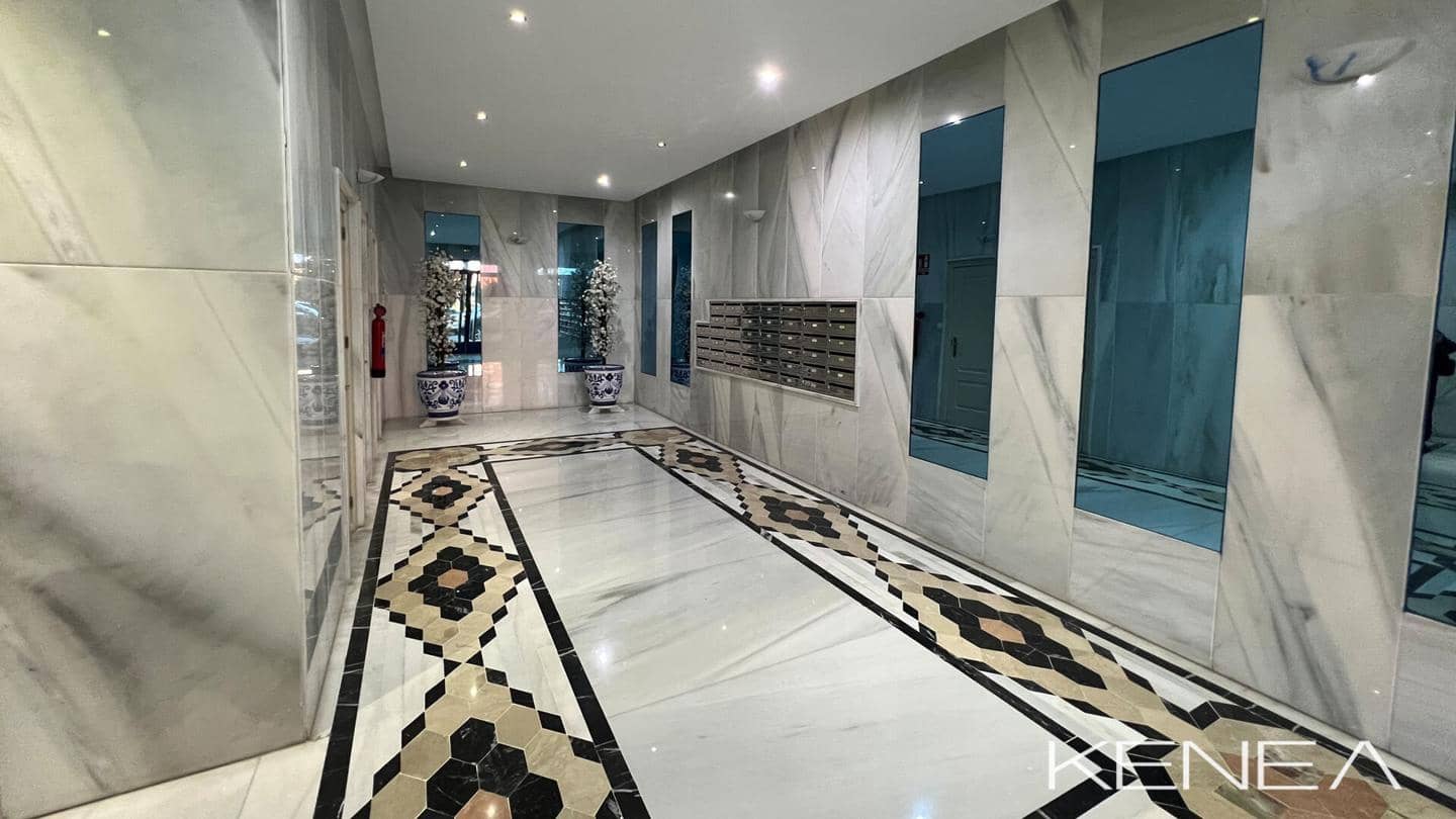 1 makuuhuone Asunto myytävänä paikassa Marbella mukana uima-altaan 
autotalli - 390 000 € (Ref: 9805429)