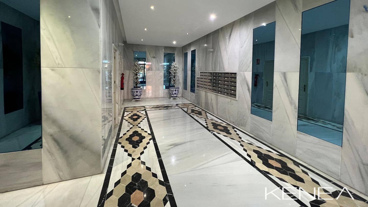 1 makuuhuone Asunto myytävänä paikassa Marbella mukana uima-altaan 
autotalli - 390 000 € (Ref: 9805429)