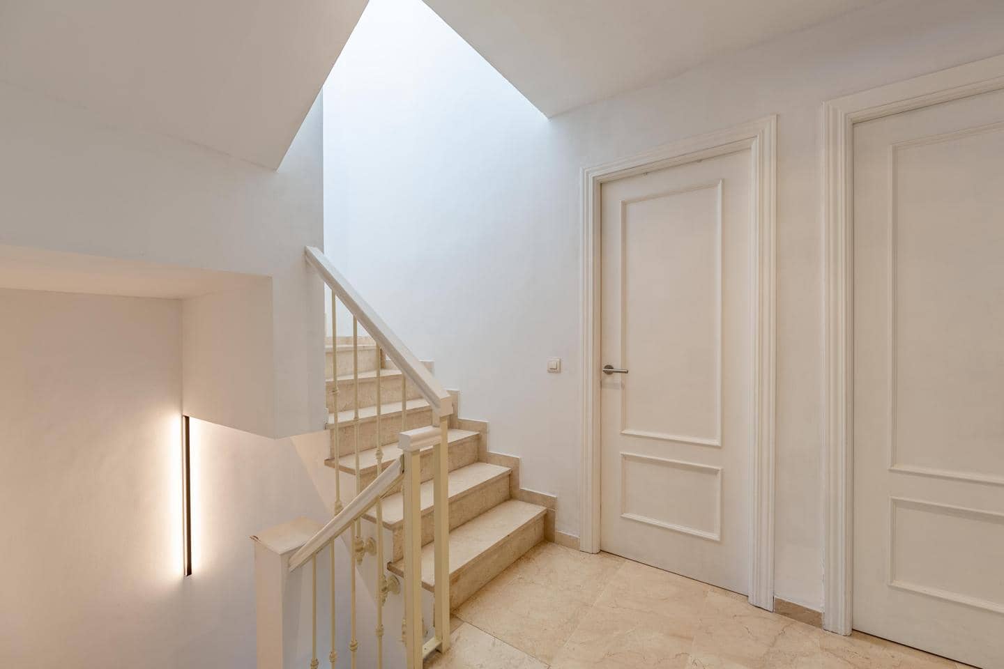 5 soverom Villa til salgs i San Pedro de Alcantara - € 785 000 (Ref: 9805573)