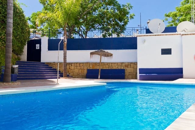 5 soverom Villa til salgs i San Pedro de Alcántara Pueblo, Marbella - € 785 000 (Ref: 9805573)