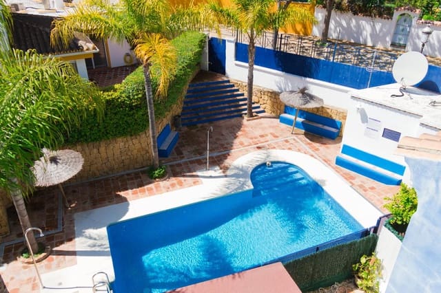 5 soverom Villa til salgs i San Pedro de Alcántara Pueblo, Marbella - € 785 000 (Ref: 9805573)