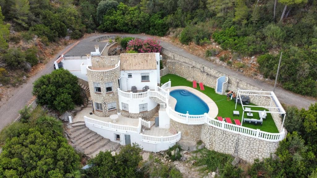 4 slaapkamer Villa te koop in Denia met zwembad garage - € 580.000 (Ref: 10156974)