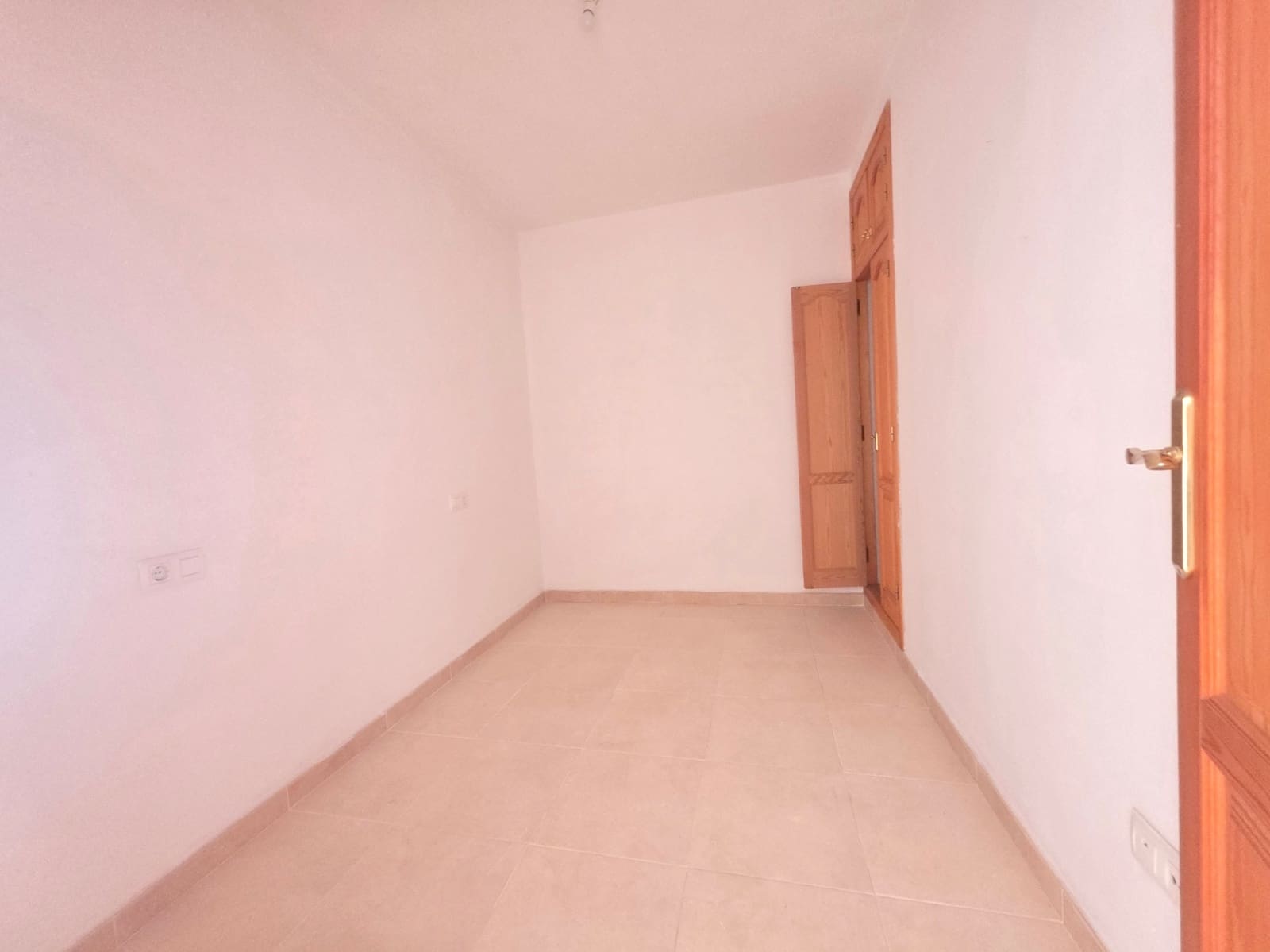 5 bedroom Flat for sale in Ondara - € 199,000 (Ref: 10156994)