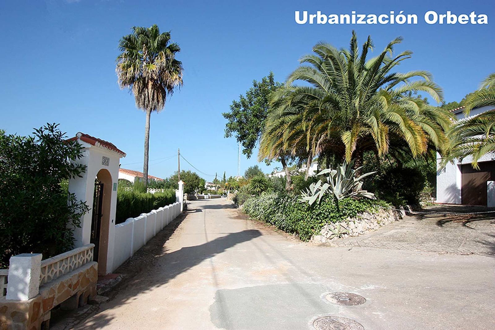 3 bedroom Villa for sale in Orba with pool garage - € 469,200 (Ref: 10157012)