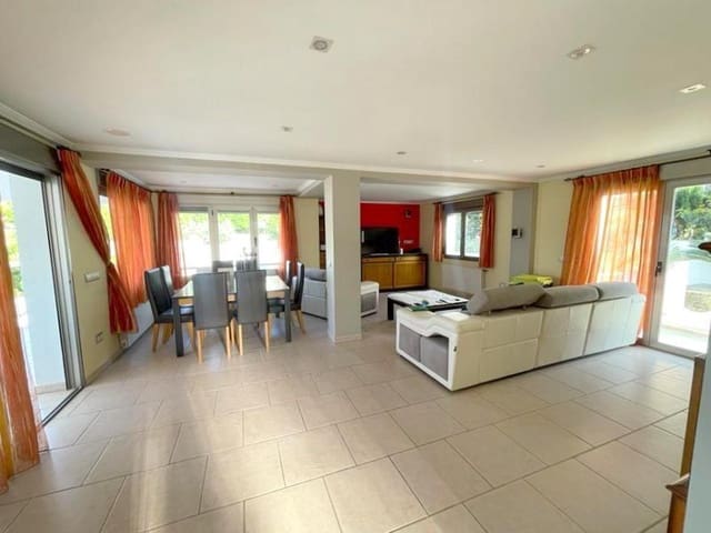 4 slaapkamer Villa te koop in Centro Urbano, Dénia met zwembad garage - € 644.900 (Ref: 7932312)