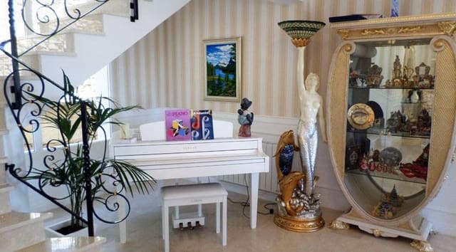 Chalet de 6 habitaciones en Dénia en venta con piscina garaje - 1.400.000 € (Ref: 7932317)