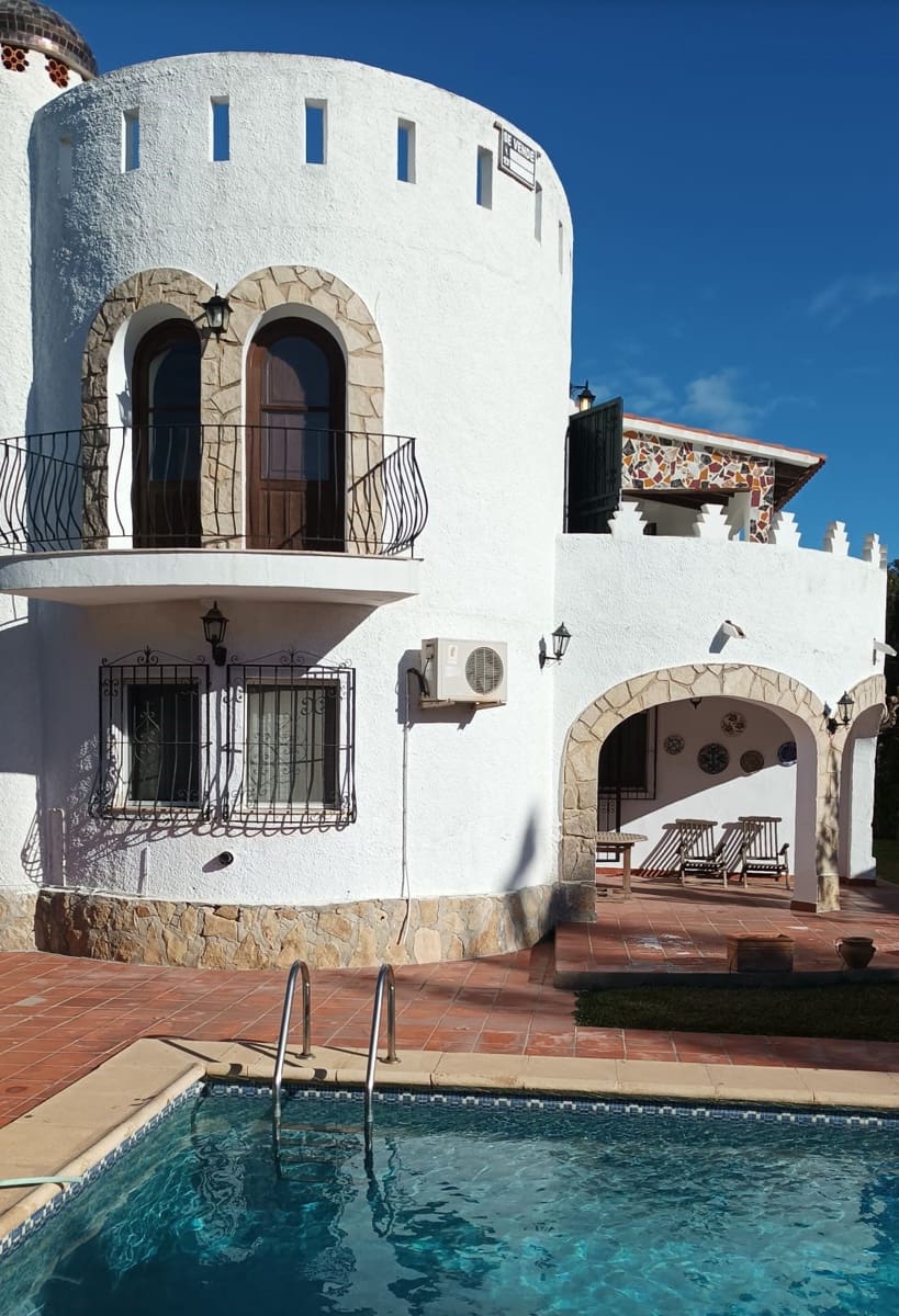 5 slaapkamer Villa te koop in Denia met zwembad garage - € 598.000 (Ref: 7932318)