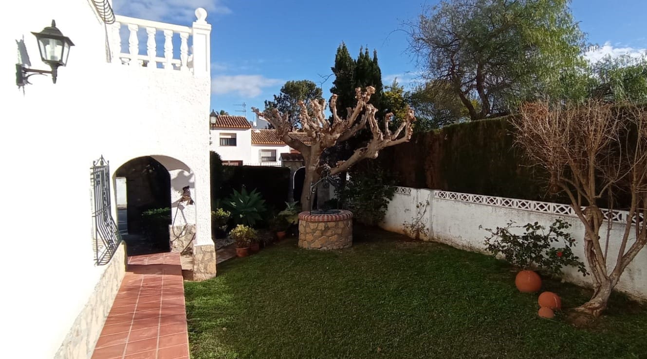 5 slaapkamer Villa te koop in Denia met zwembad garage - € 598.000 (Ref: 7932318)