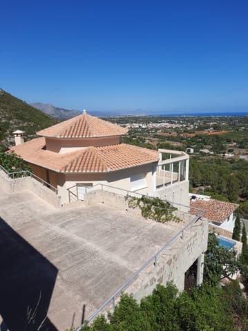 3 Zimmer Villa zu verkaufen in Dénia mit Pool Garage - 890.000 € (Ref: 7932360)