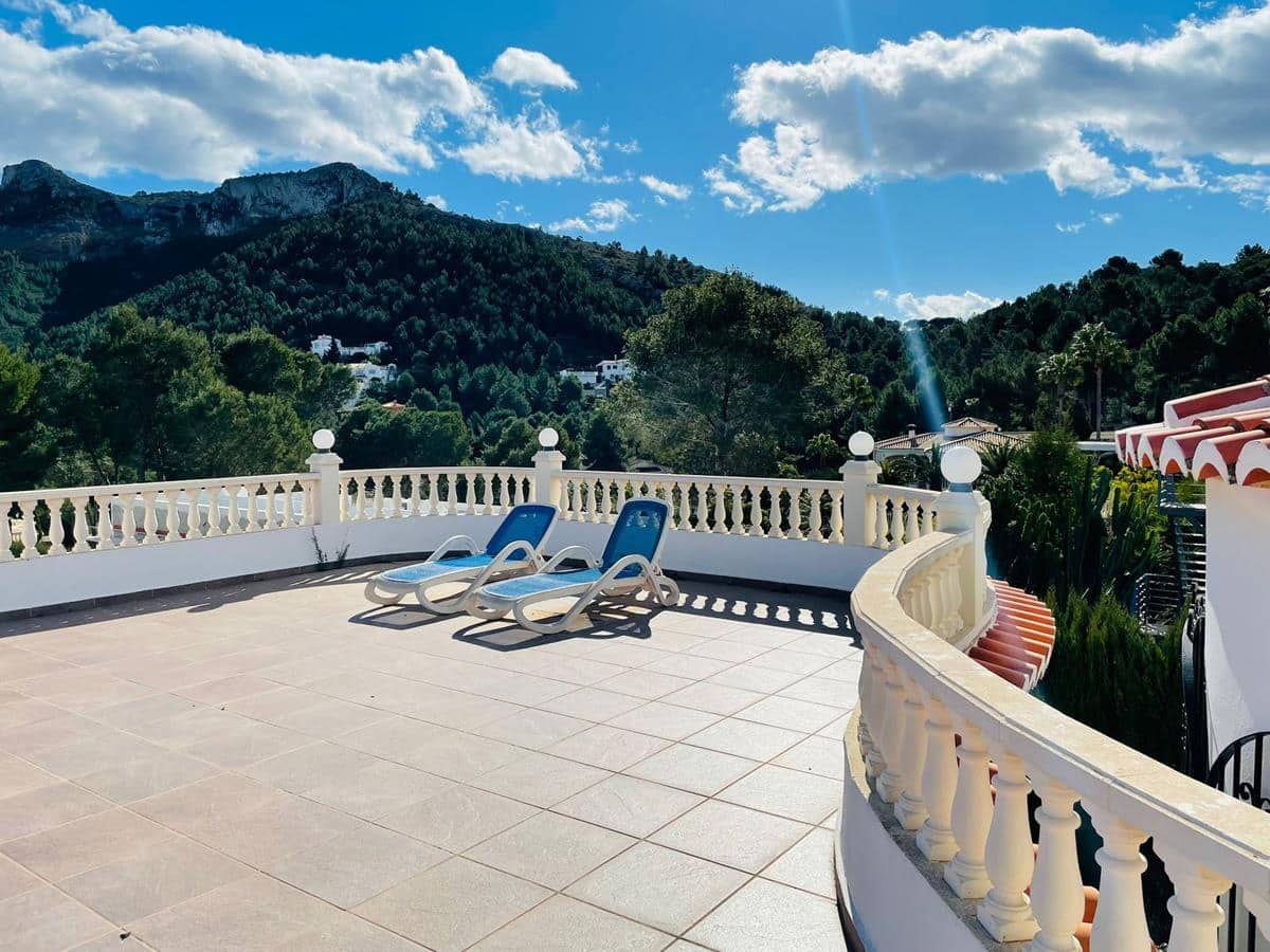 3 sovrum Villa till salu i Denia med pool garage - 585 000 € (Ref: 7932375)