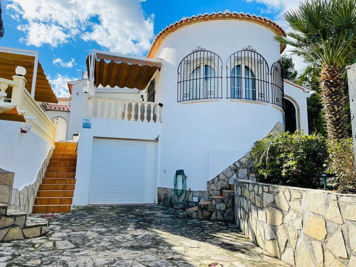 3 sovrum Villa till salu i Denia med pool garage - 585 000 € (Ref: 7932375)