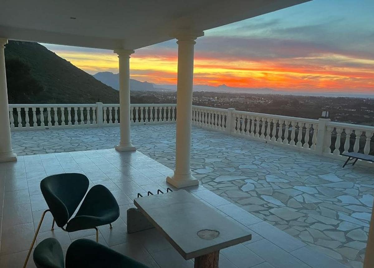 3 quarto Moradia para venda em Denia com piscina garagem - 690 000 € (Ref: 7932383)