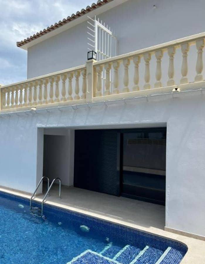 3 quarto Moradia para venda em Denia com piscina garagem - 690 000 € (Ref: 7932383)