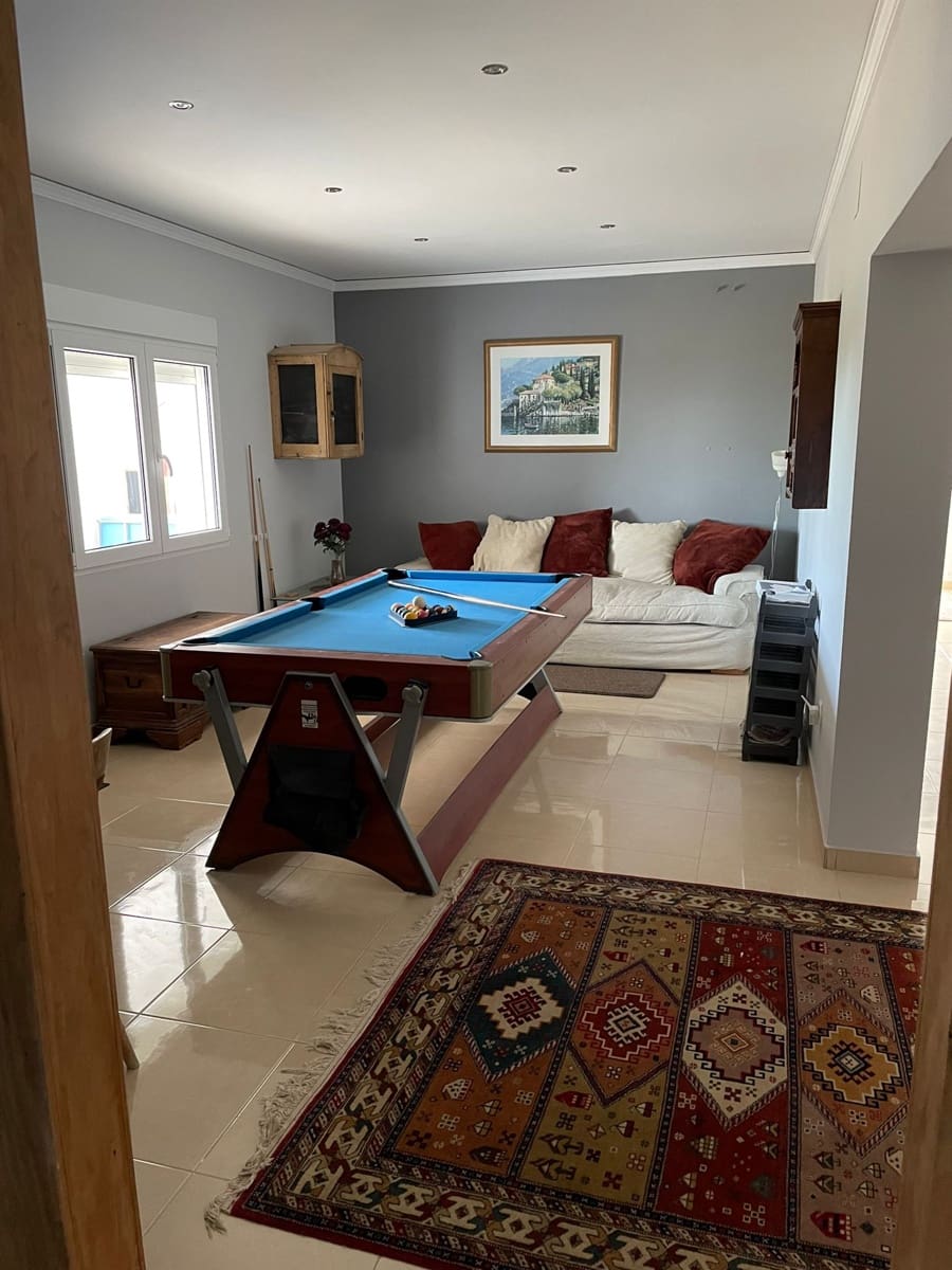 4 Zimmer Villa zu verkaufen in Denia mit Pool Garage - 720.000 € (Ref: 8073357)