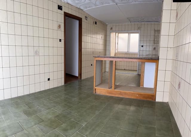 6 bedroom Flat for sale in Centro Urbano, Dénia - € 280,000 (Ref: 8183760)