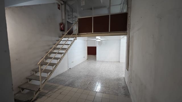 Commercial for sale in Gandia - € 170,000 (Ref: 8254613)