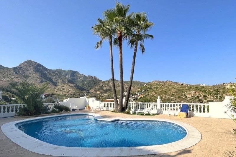 5 bedroom Villa for sale in Gandia with pool garage - € 450,000 (Ref: 8383491)