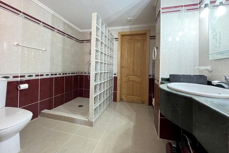 5 bedroom Villa for sale in Gandia with pool garage - € 450,000 (Ref: 8383491)