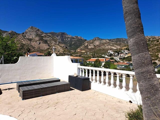 5 bedroom Villa for sale in Gandia with pool garage - € 450,000 (Ref: 8383491)