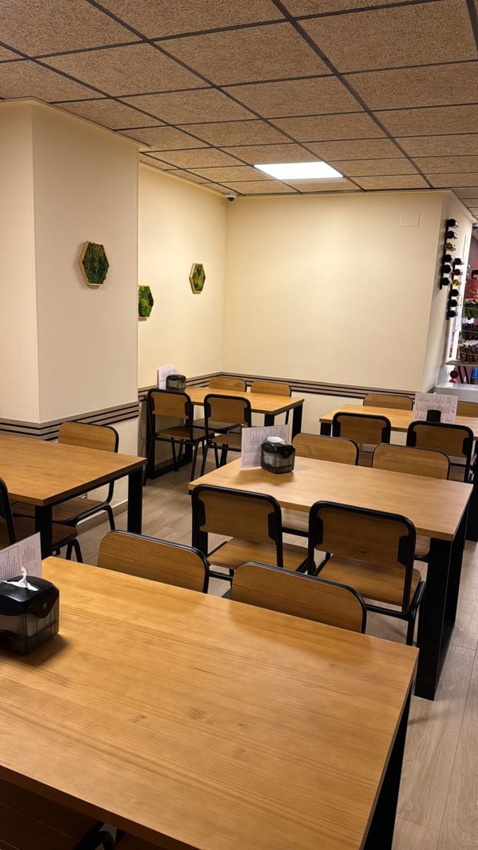 Erhverv til leje i Gandia - € 1.530 (Ref: 8524123)