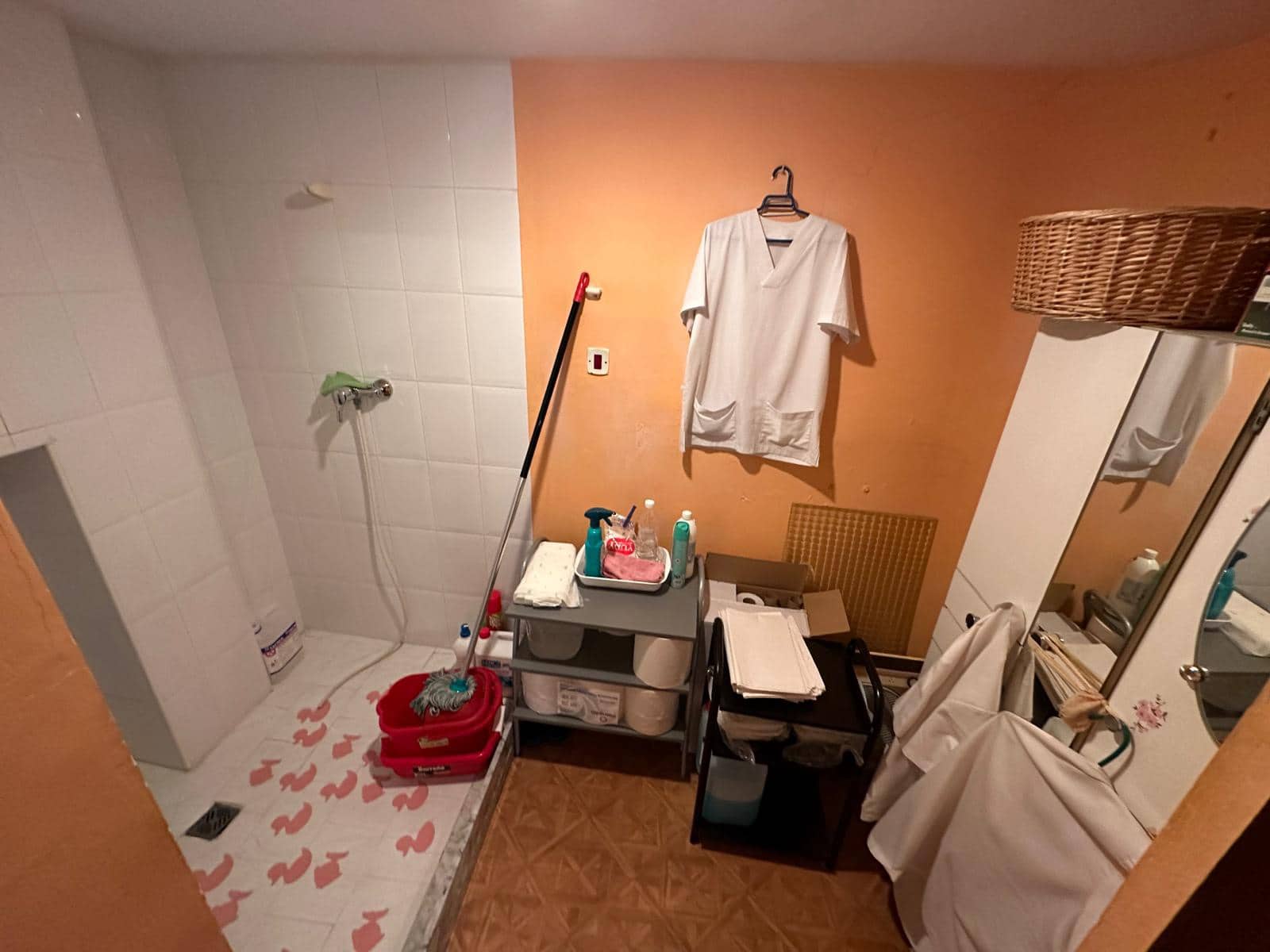 Commercial for sale in Gandia - € 62,000 (Ref: 8643788)