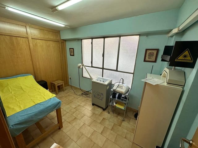 Commercial for sale in Gandia - € 62,000 (Ref: 8643788)