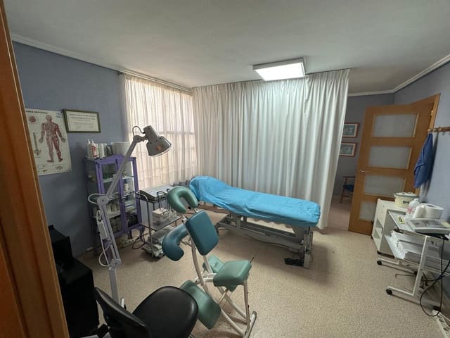 Commercial for sale in Gandia - € 62,000 (Ref: 8643788)