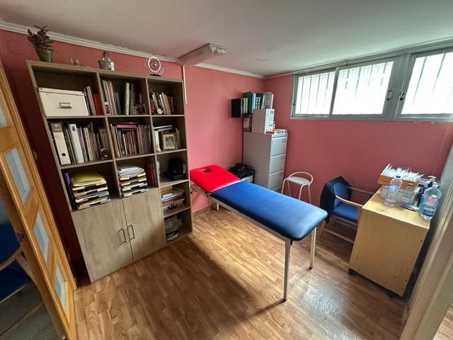 Commercial for sale in Gandia - € 62,000 (Ref: 8643788)