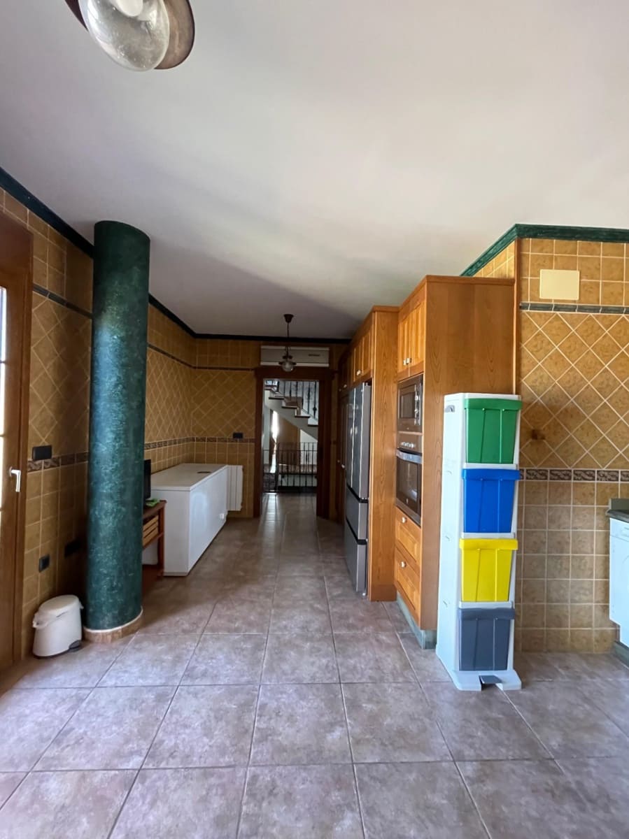 7 soveværelse Villa til salg i Piles med swimmingpool garage - € 520.000 (Ref: 8653337)