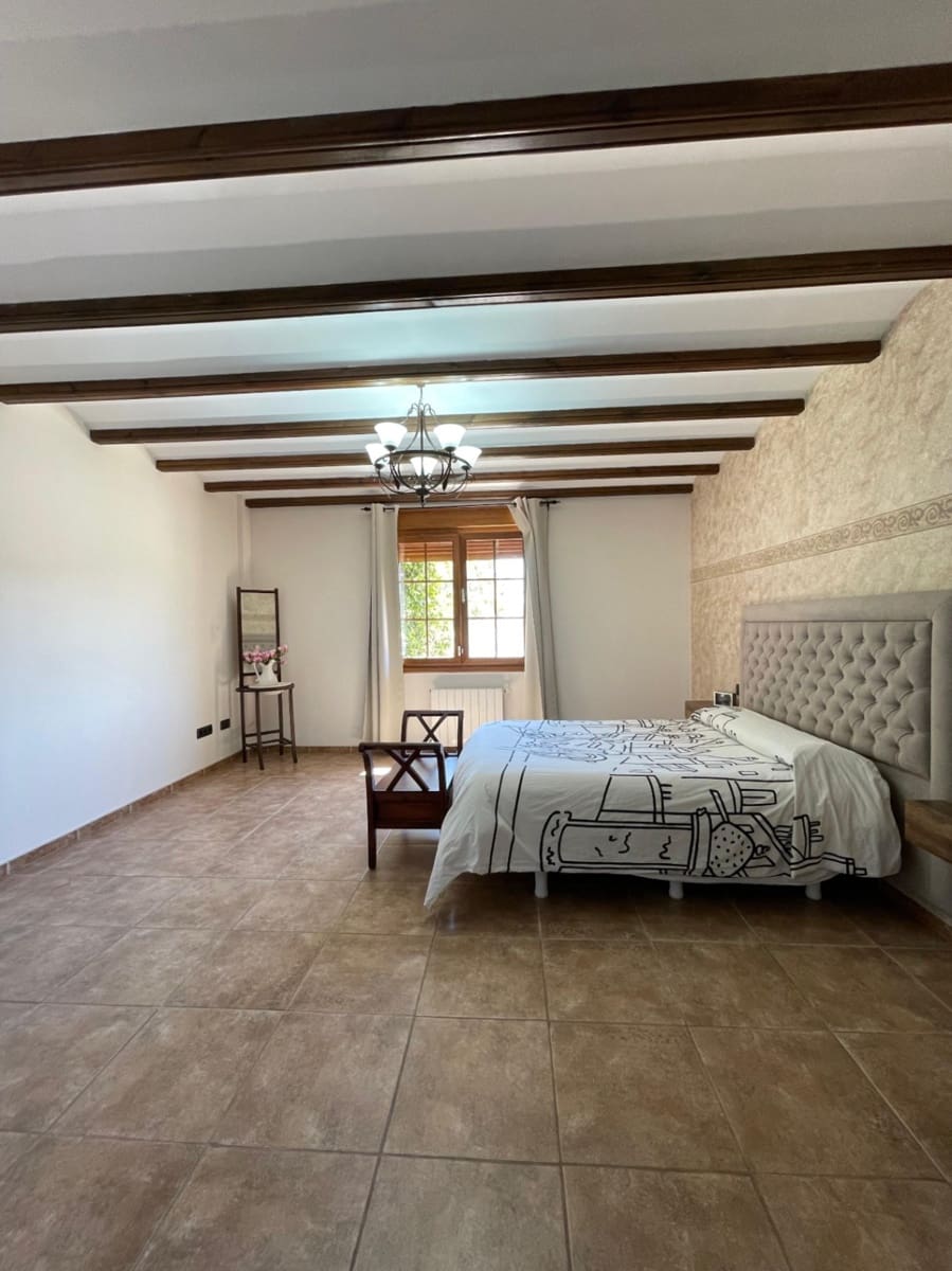 7 soveværelse Villa til salg i Piles med swimmingpool garage - € 520.000 (Ref: 8653337)