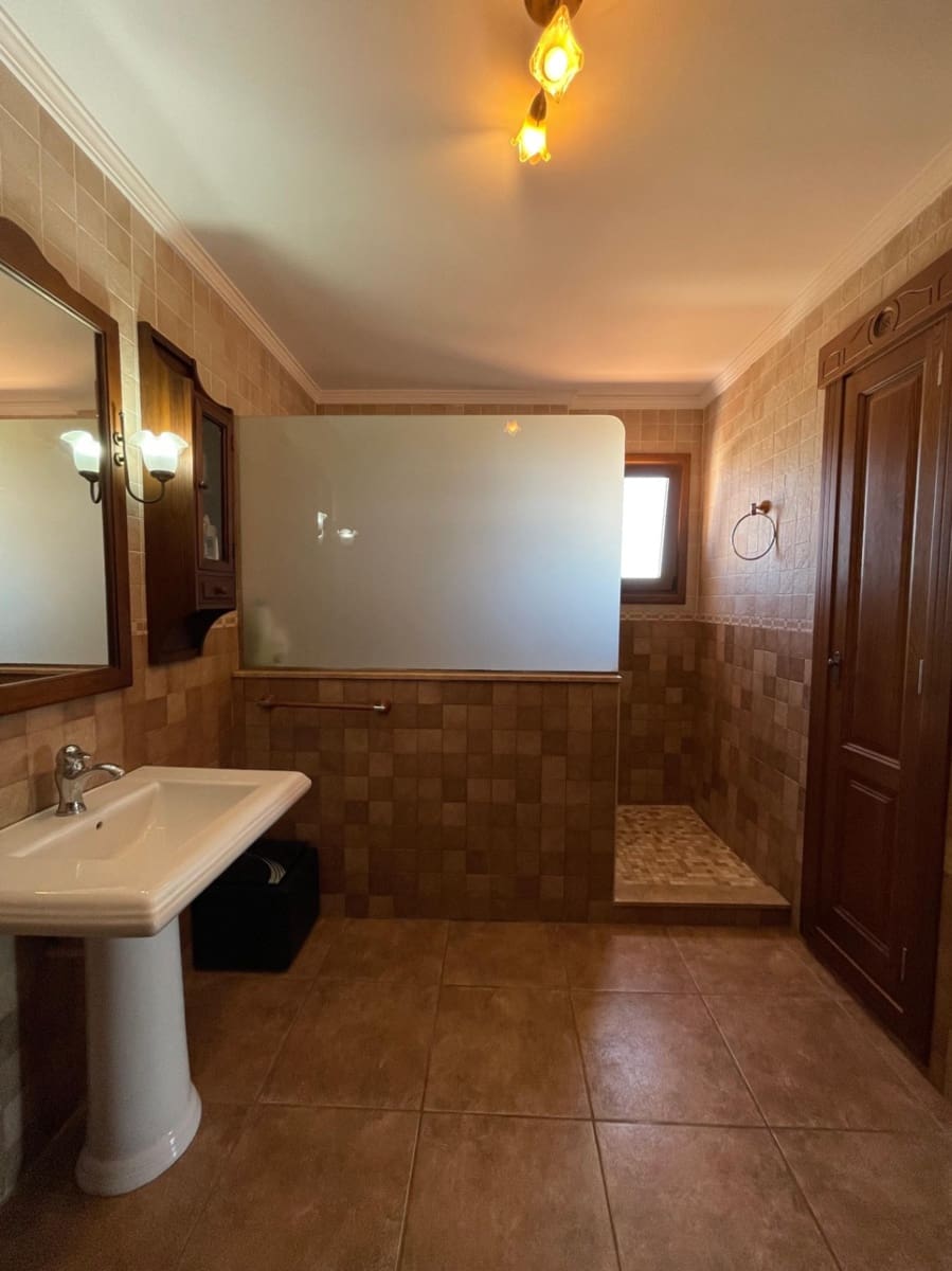 7 soveværelse Villa til salg i Piles med swimmingpool garage - € 520.000 (Ref: 8653337)