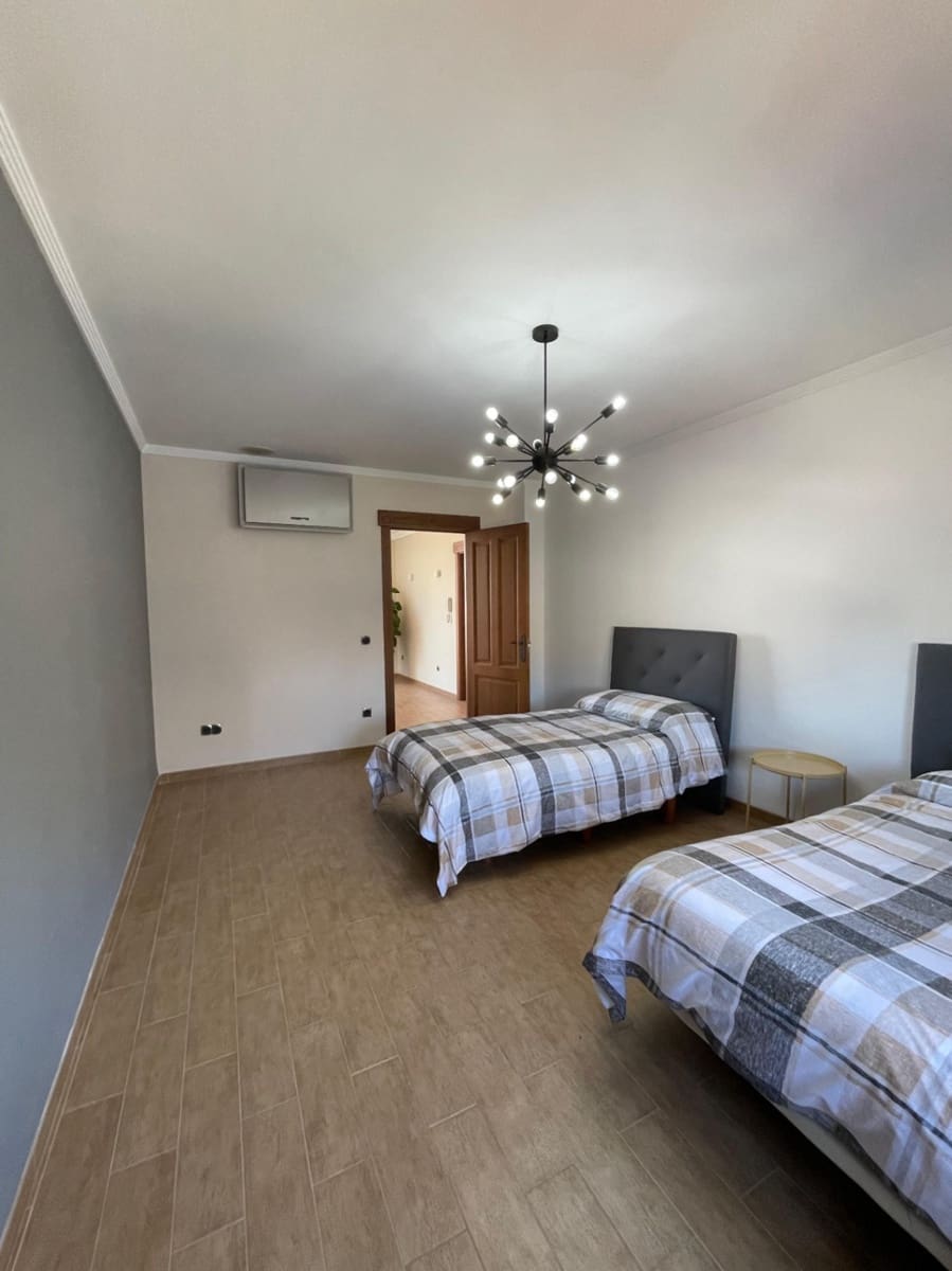 7 soveværelse Villa til salg i Piles med swimmingpool garage - € 520.000 (Ref: 8653337)