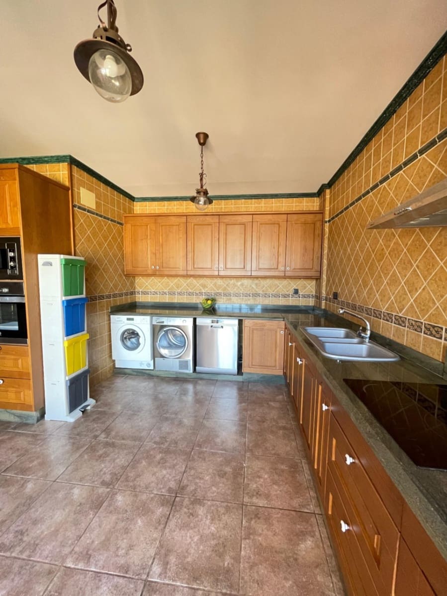 7 soveværelse Villa til salg i Piles med swimmingpool garage - € 520.000 (Ref: 8653337)