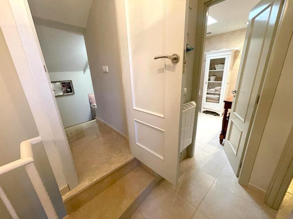 3 sovrum Takvåning till salu i Denia med pool - 470 000 € (Ref: 8655558)