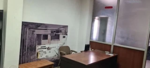 Commercial for sale in Gandia - € 69,000 (Ref: 8674870)