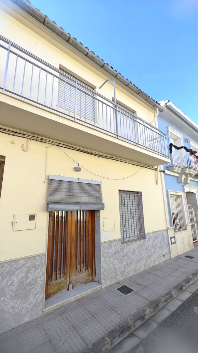 6 bedroom Townhouse for sale in Real de Gandia - € 170,000 (Ref: 8710519)