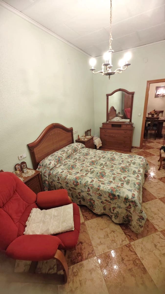 6 bedroom Townhouse for sale in Real de Gandia - € 170,000 (Ref: 8710519)