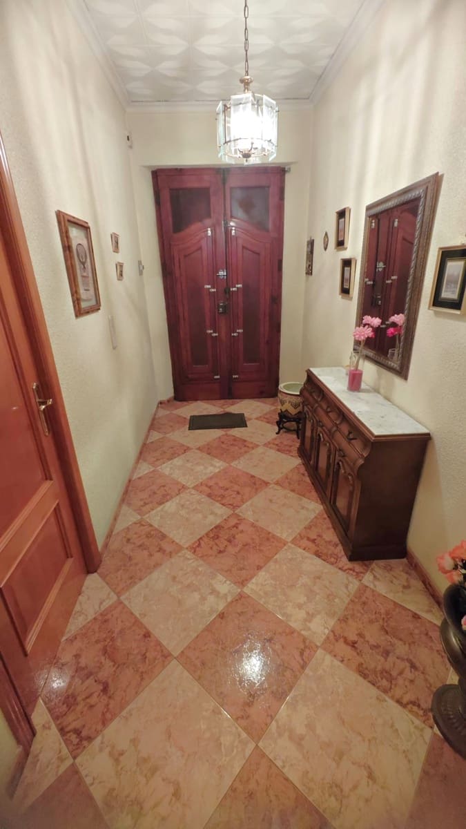 6 bedroom Townhouse for sale in Real de Gandia - € 170,000 (Ref: 8710519)