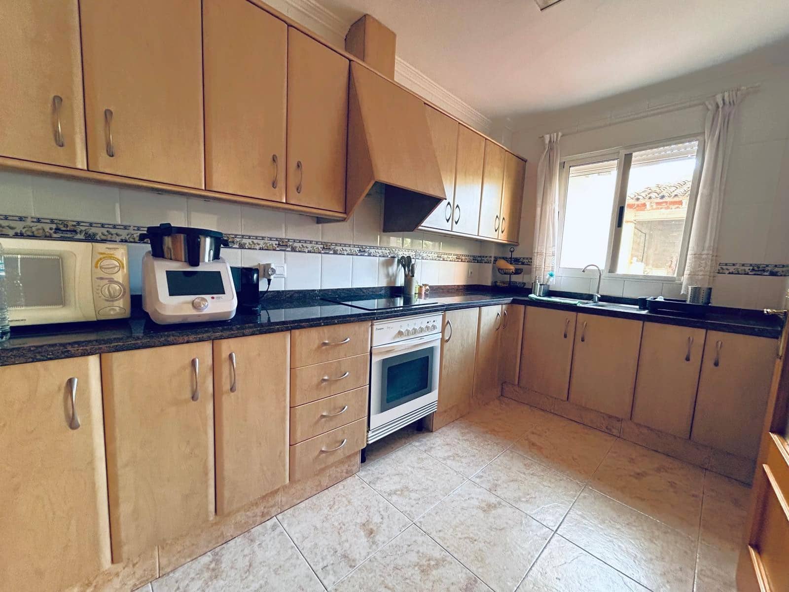 3 chambre Maison de Ville à vendre à Benicolet avec garage - 180 000 € (Ref: 8769417)