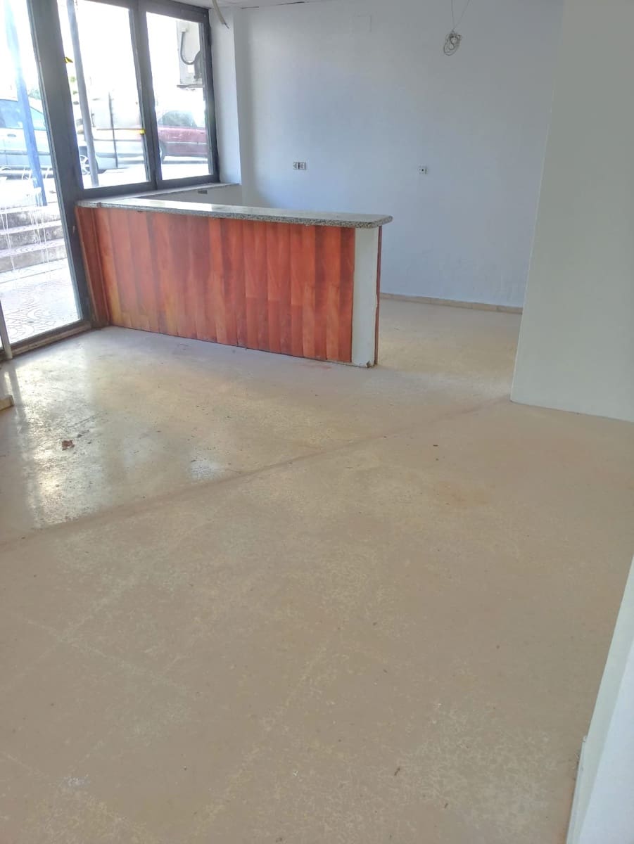 Erhverv til salg i Gandia - € 179.000 (Ref: 8776876)