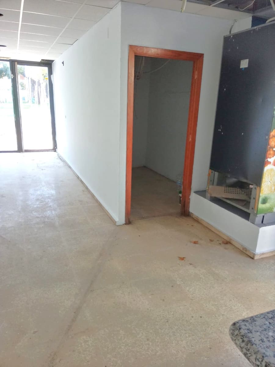 Erhverv til salg i Gandia - € 179.000 (Ref: 8776876)