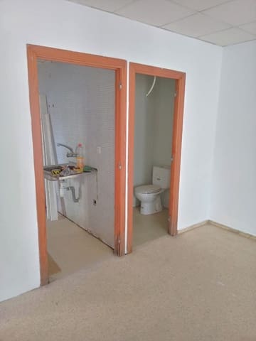 Commercial for sale in Gandia - € 179,000 (Ref: 8776876)