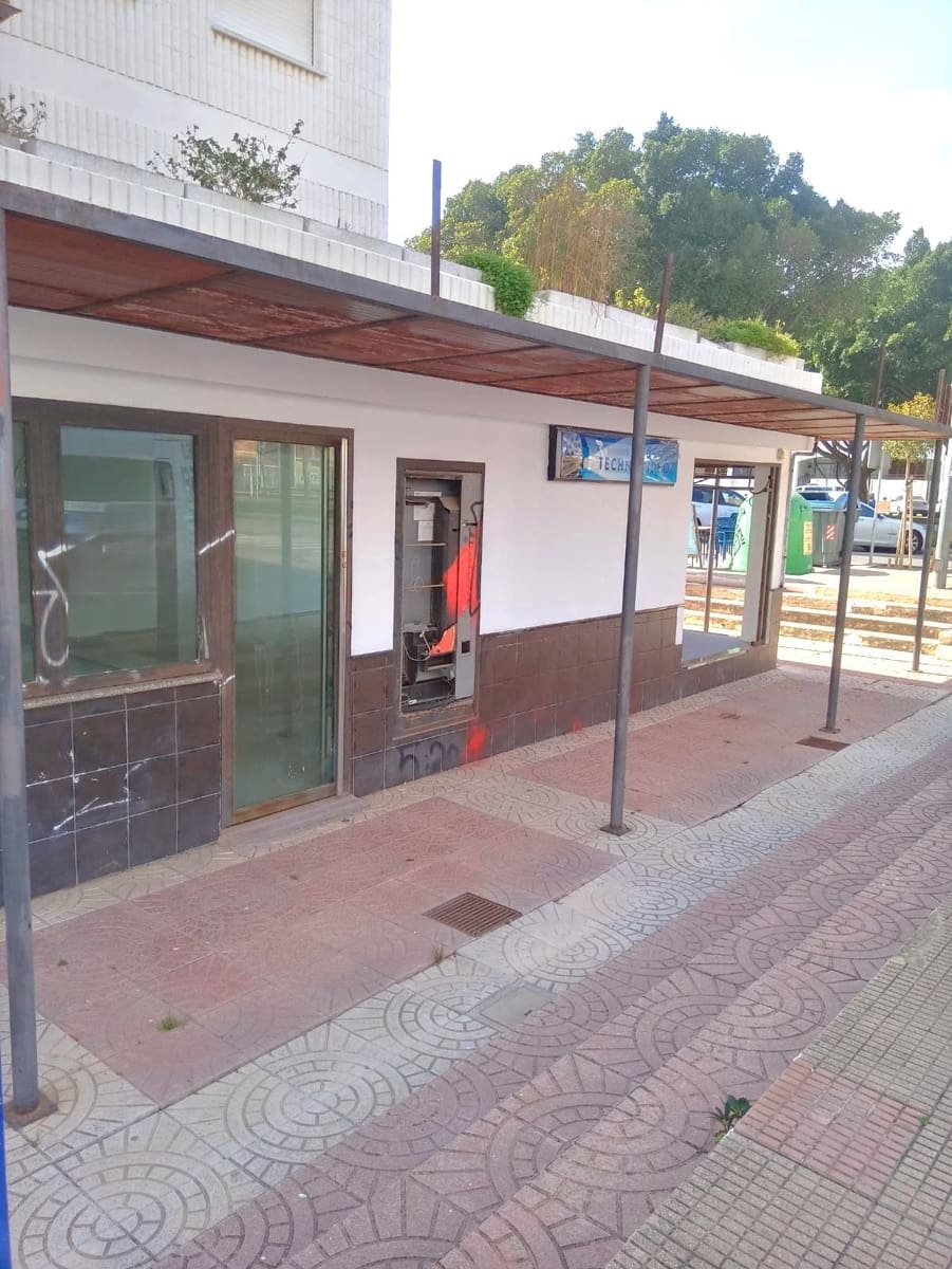 Erhverv til salg i Gandia - € 179.000 (Ref: 8776876)