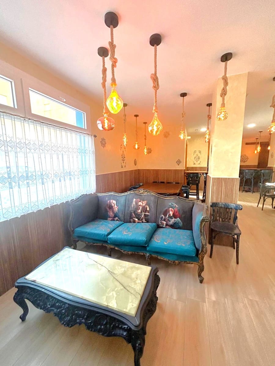 Kommersiell til salgs i Piles - € 229 000 (Ref: 8941923)