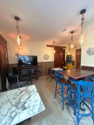 Kommersiell till salu i Piles - 229 000 € (Ref: 8941923)