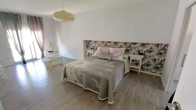 4 bedroom Townhouse for sale in Villalonga with garage - € 329,500 (Ref: 8987157)