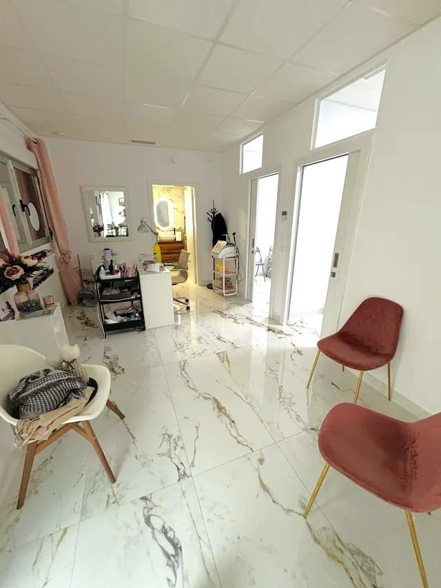 Erhverv til salg i Almoines - € 100.000 (Ref: 9006544)