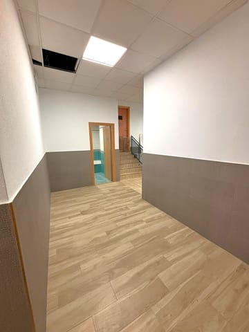 Commercial for sale in Gandia - € 195,000 (Ref: 9049586)