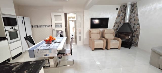 4 bedroom Townhouse for sale in Oliva with garage - € 184,000 (Ref: 9126063)