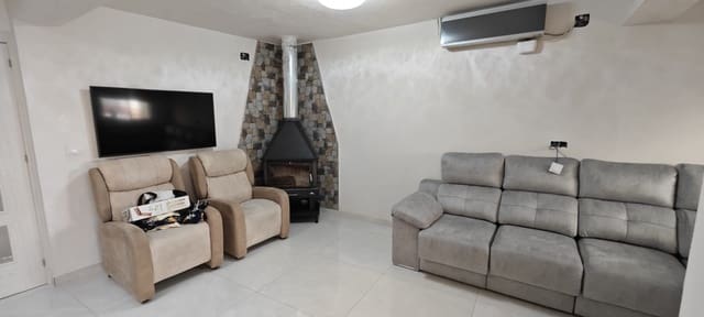 4 bedroom Townhouse for sale in Oliva with garage - € 184,000 (Ref: 9126063)